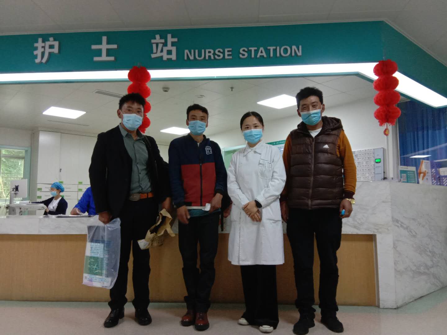 西藏同胞千里寻医 骨一科精心治疗