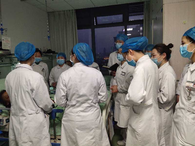 查房3.jpg 查房3.jpg