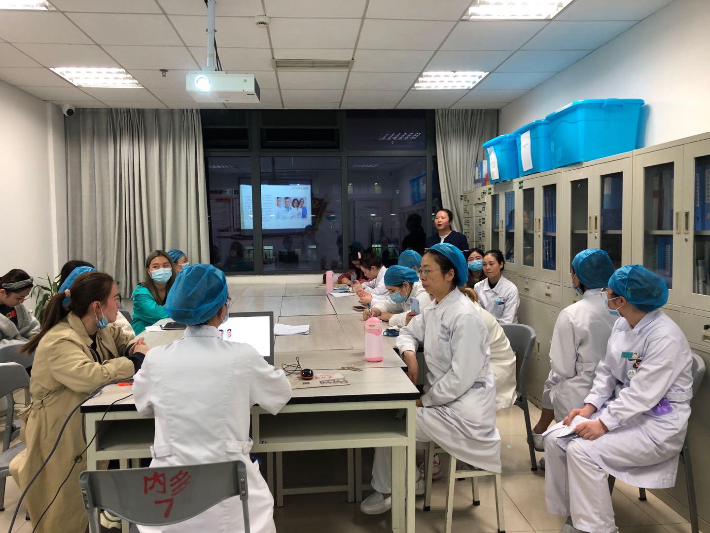 查房1.jpg 查房1.jpg