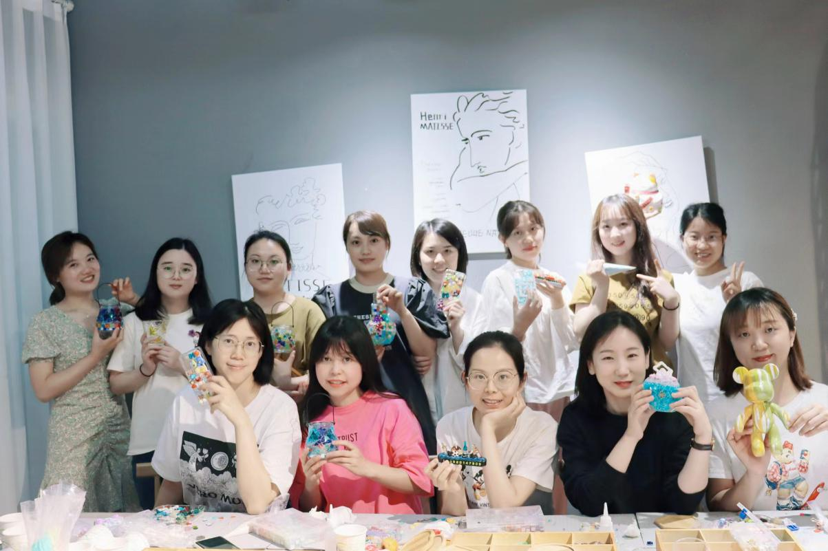 绽放芳华，耳鼻咽喉科医护共祝5.12