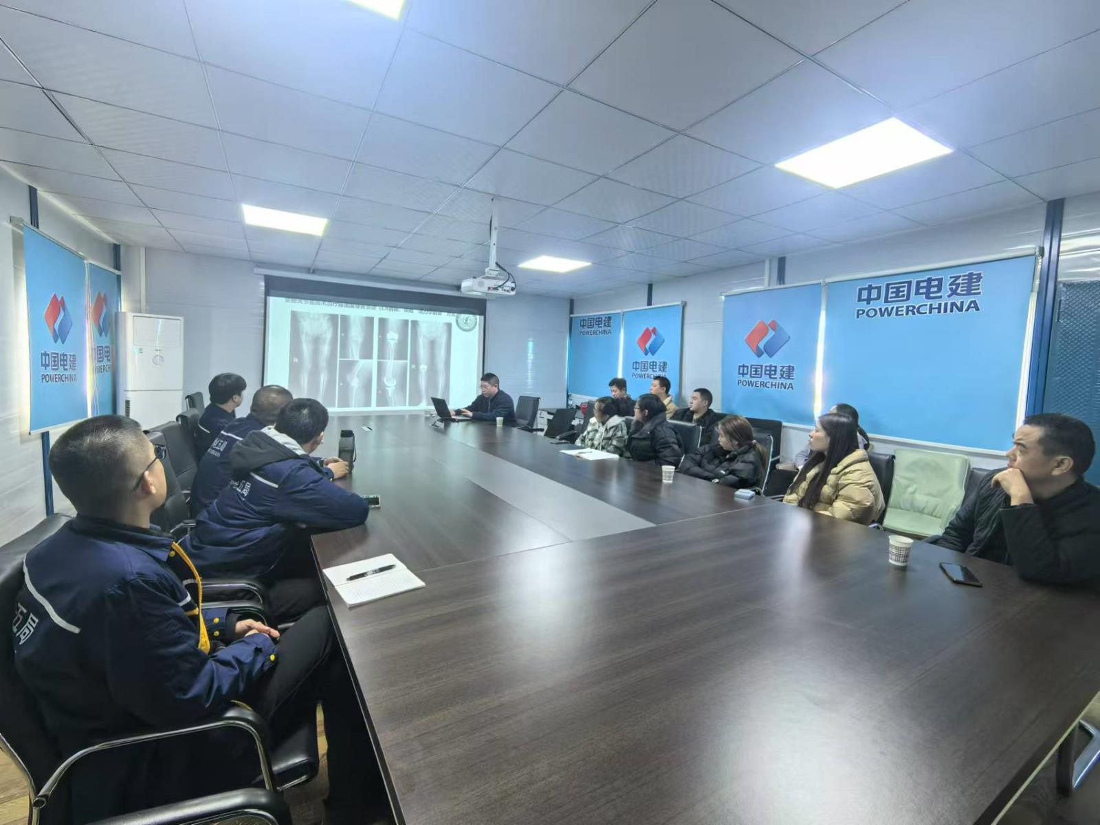 “三医党员送健康六进”活动走进中国水利水电五局