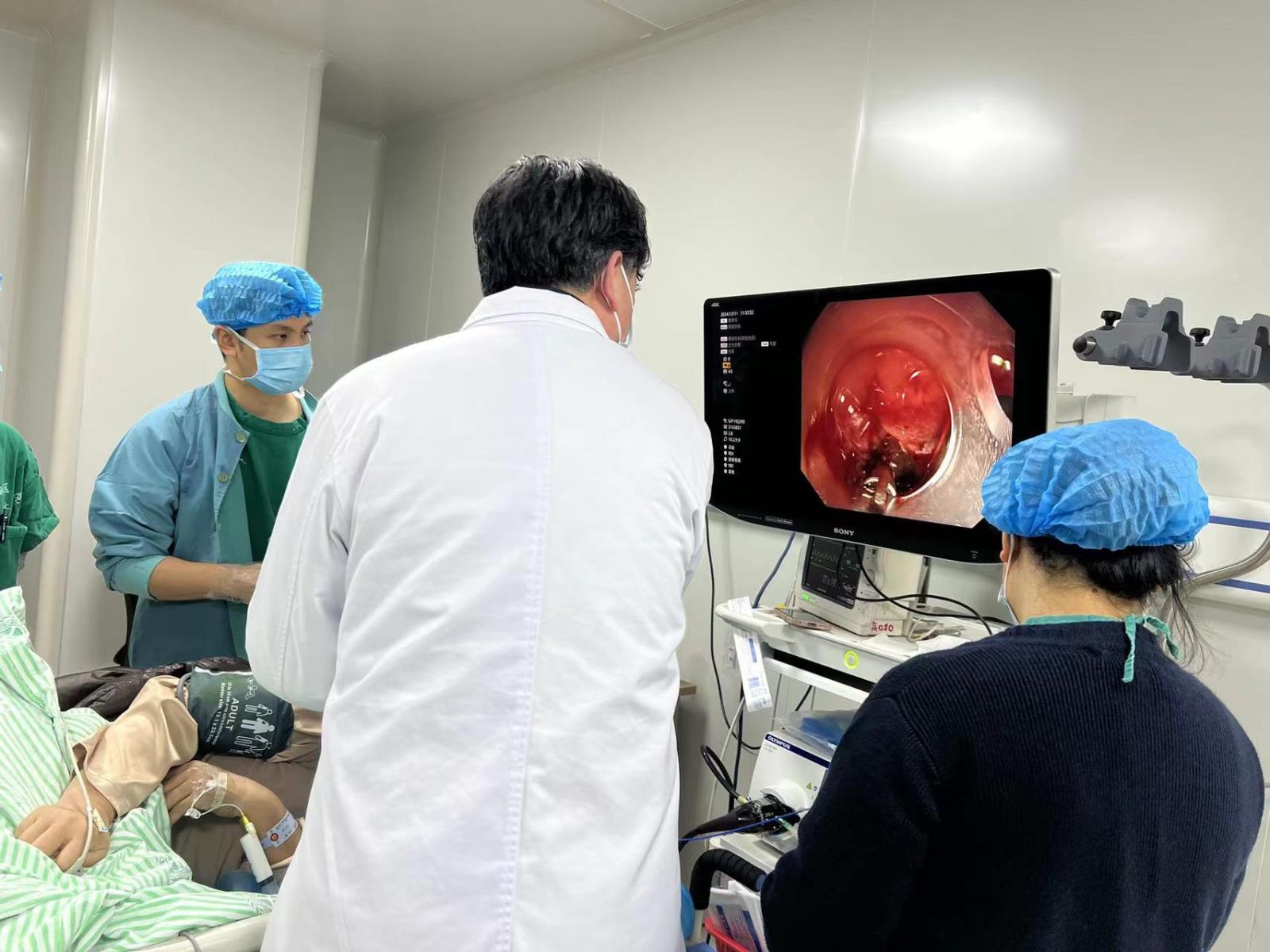 寒冷气温可能导致消化系统疾病加重，天气转冷需注意→