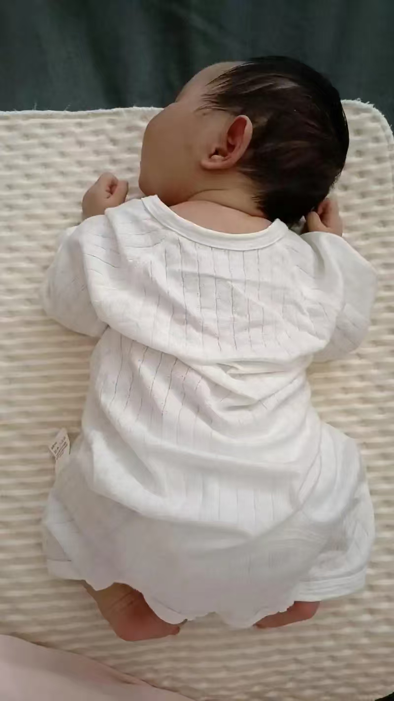 新手爸妈码住→人类幼崽安心睡眠的N个小方法，“睡渣”秒变“睡神”！