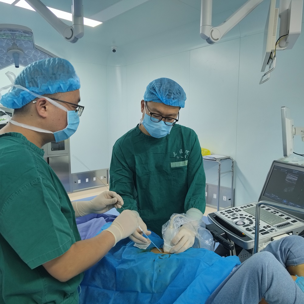 同质化服务守护高新片区患者健康，急诊超声介入手术让腹痛患者转危为安