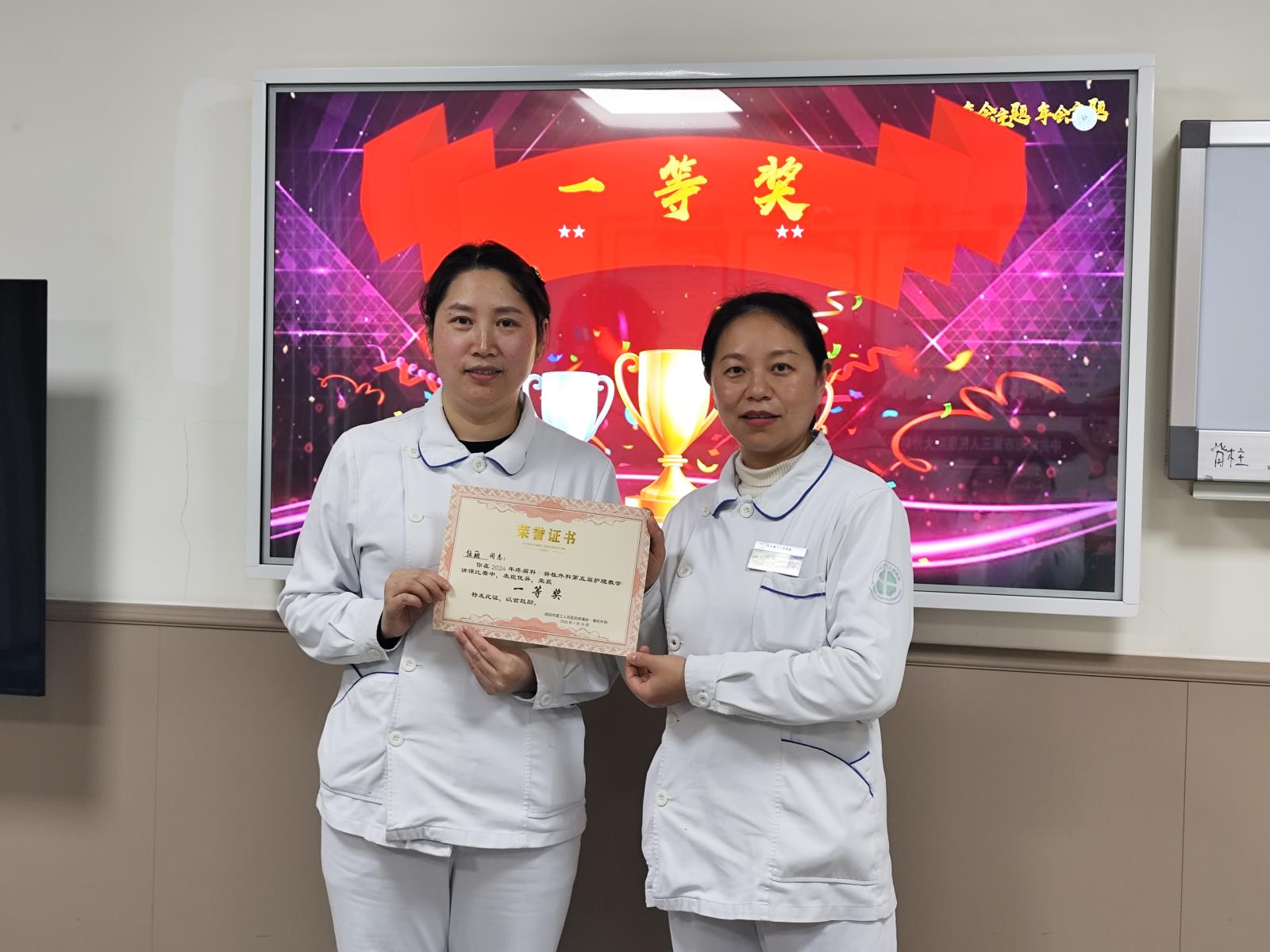 24c8f5399e8352f80e1f402c512a372.jpg 24c8f5399e8352f80e1f402c512a372.jpg