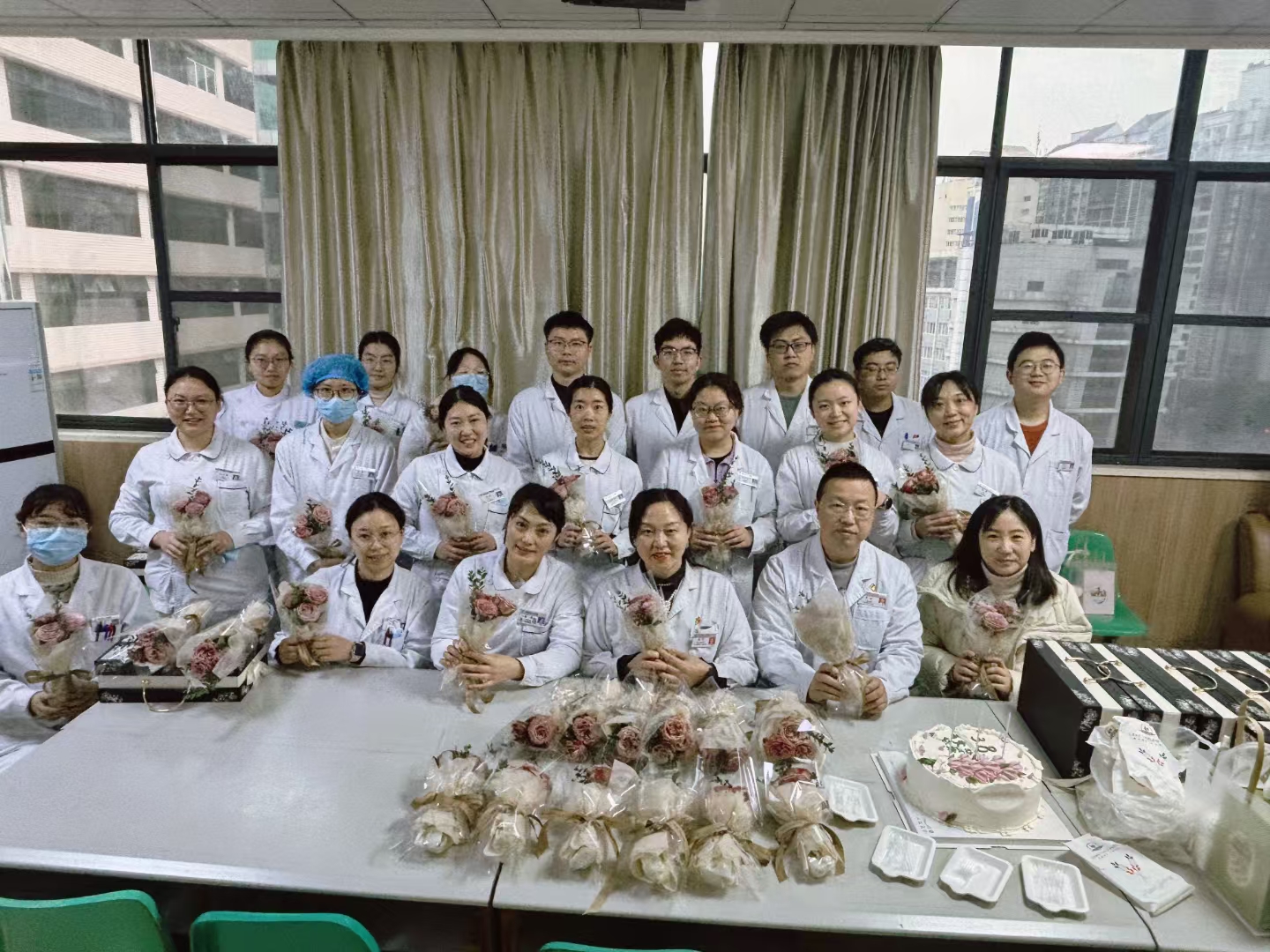 繁花似锦春风暖，巾帼奋进绽芳华——绵阳市第三人民医院耳鼻咽喉科开展“三八国际妇女节”庆祝活动