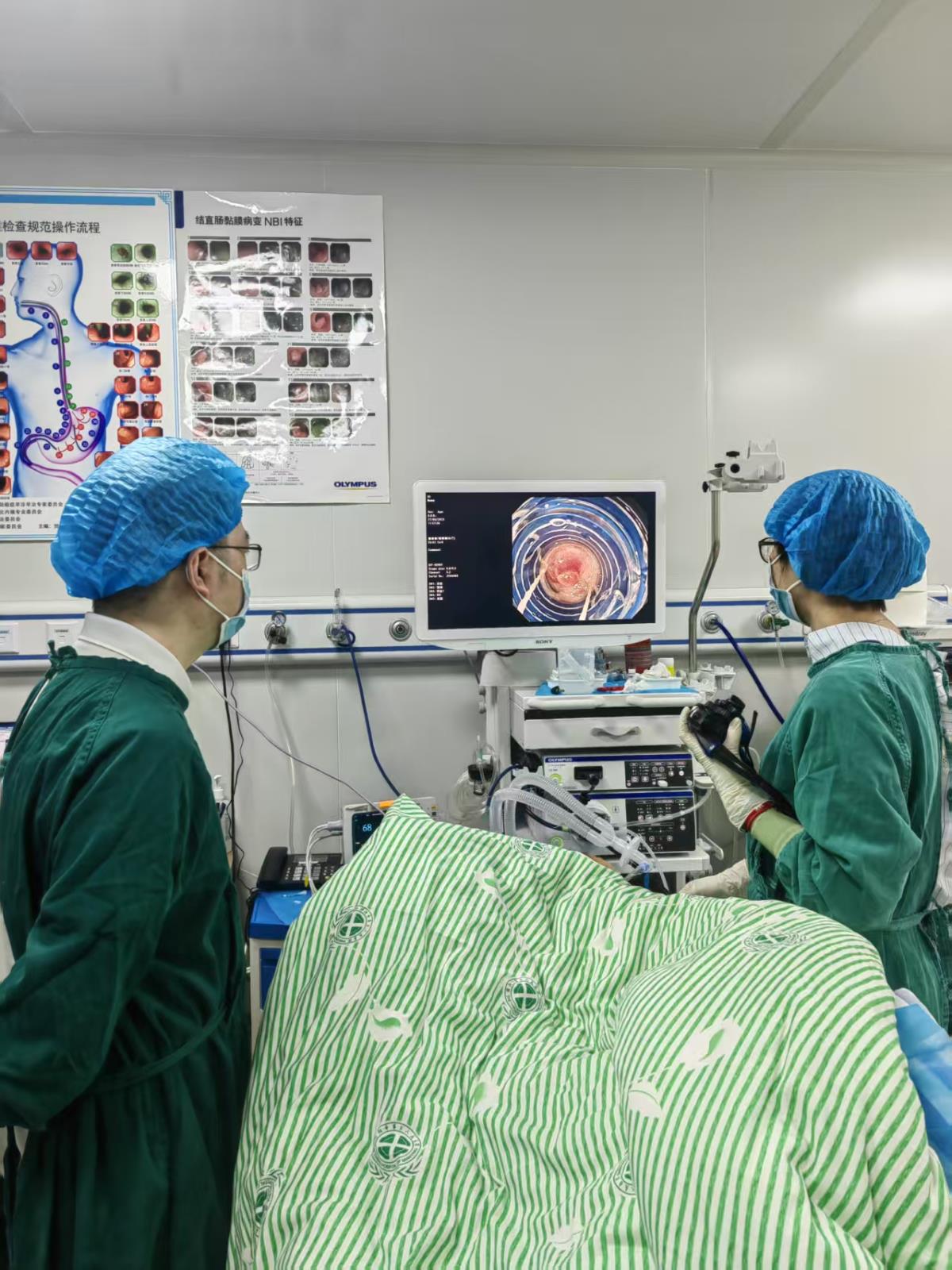 三医院高新院区内镜中心“家门口”守护71岁肝硬化老人生命