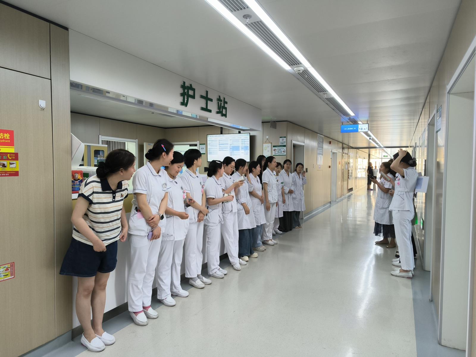 心身疾病二科行火灾应急演练，强化紧急应对机制