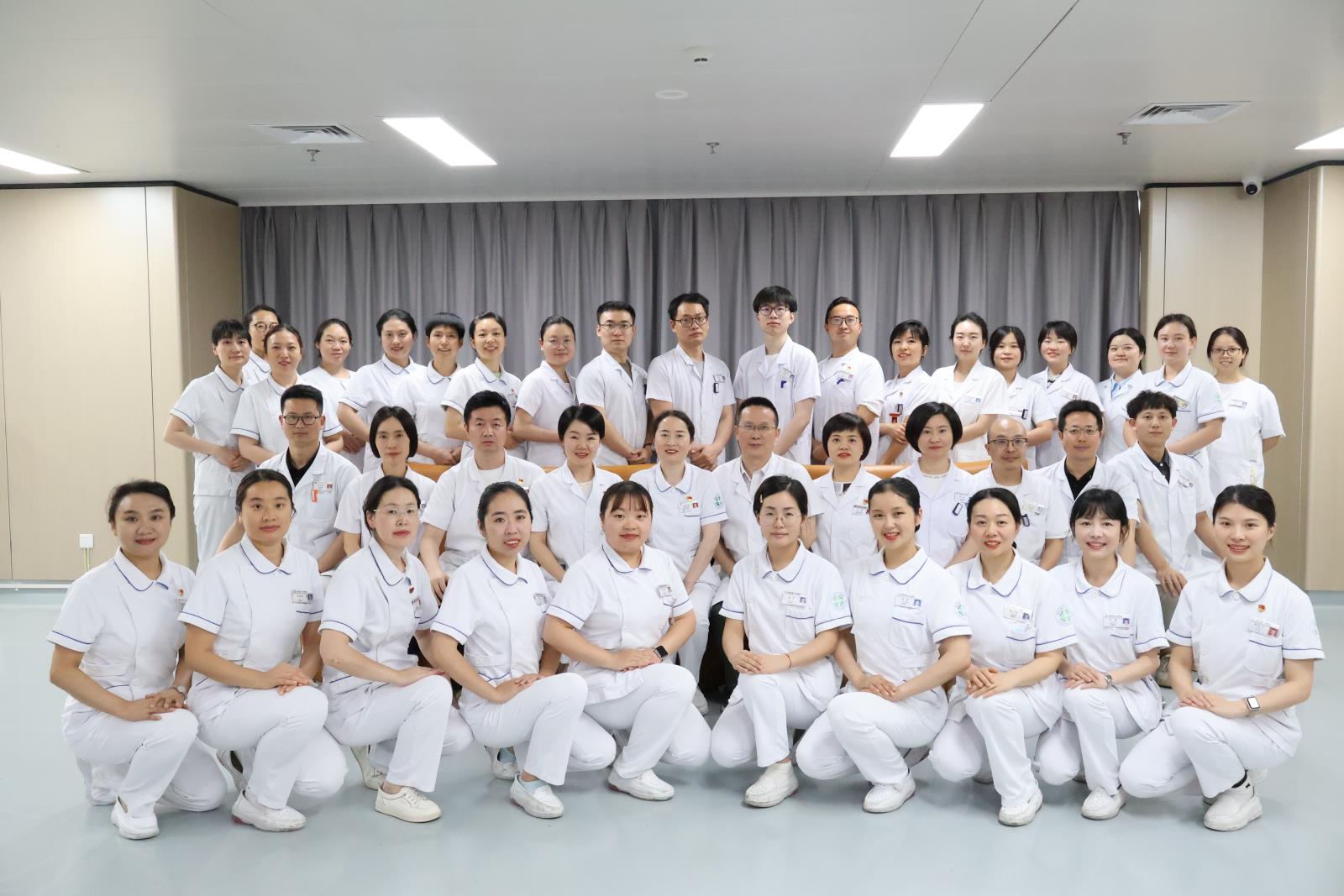 科室集体.jpg 科室集体.jpg