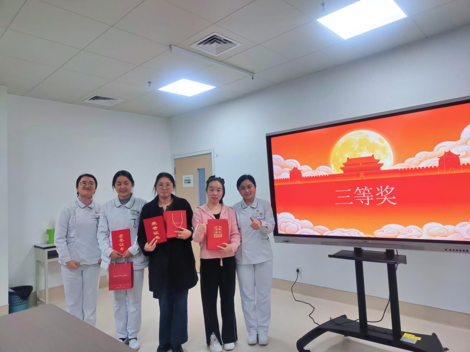 189246d81e170c1fdf1d6ff0f470625d.jpg 189246d81e170c1fdf1d6ff0f470625d.jpg