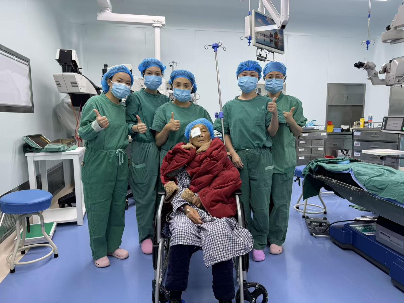 15分钟，让视力从0.1恢复到0.8 高新院区眼科解决“一老”“一忙”就医难题